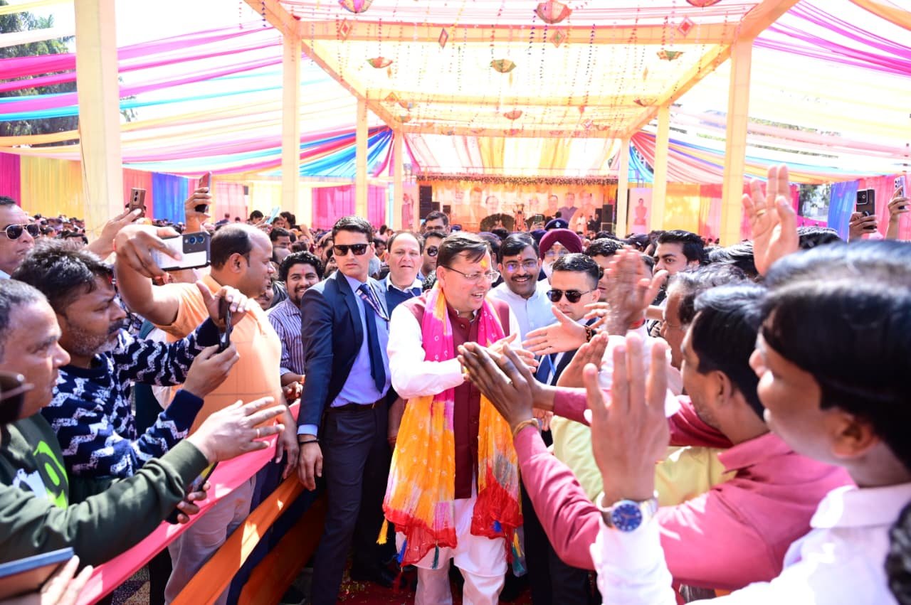 काशीपुर रंगोत्सव होली मिलन समारोह में शामिल हुए मुख्यमंत्री पुष्कर सिंह धामी,  होली हमारी समृद्ध लोक परंपरा और सांस्कृतिक पहचान – मुख्यमंत्री