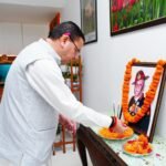 मुख्यमंत्री पुष्कर सिंह धामी ने भारत के प्रथम चीफ ऑफ डिफेंस स्टाफ, पद्म विभूषण से अलंकृत तथा उत्तराखंड के गौरव, जनरल बिपिन रावत की जयंती पर नके चित्र पर श्रद्धा सुमन अर्पित कर भावपूर्ण स्मरण किया