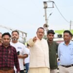 खटीमा में आयोजित होने वाले सैनिक सम्मान समारोह की तैयारियों को लेकर कार्यक्रम स्थल का निरीक्षण करते सैनिक कल्याण मंत्री गणेश जोशी