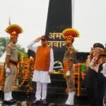 सीमांत क्षेत्र में शहीद स्मारक एवं विशाल तिरंगे का लोकार्पण, सीएम धामी ने वीर शहीदों को किया नमन